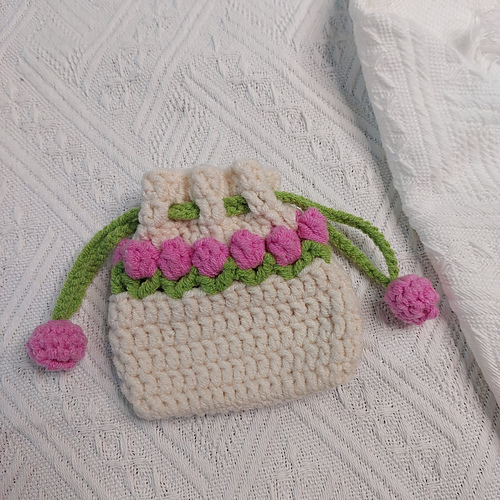 Tulip Pouch Bag photo 10