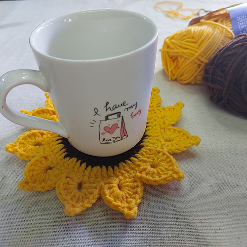 Quick sunflower coaster photo 3