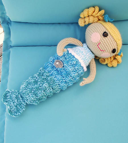 Mermaid tail/swimsuit for Dolls photo 1