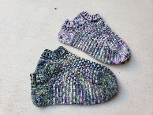 1 Sokkel 2 Sokker Rød Sokker Blå Sokker - bythechillydog