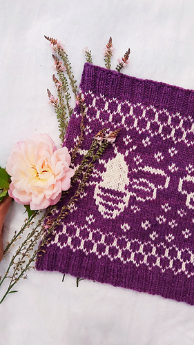 Honey Bee Cowl