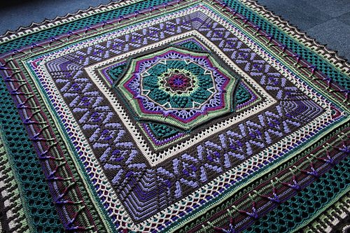 Do I need to frog? confused DTC with TC on the white Vs. : r/crochet