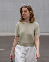 FEST tee in size 1 worn with a 5 cm of positive ease. Sample knitted with Sandnes Garn - Tynn Line held together with Sandnes Garn - Alpakka Følgetråd.