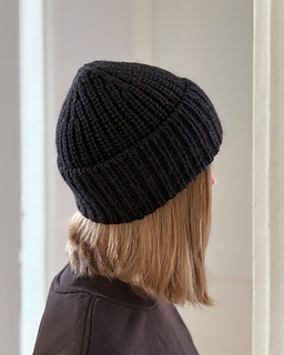 STEMPEL beanie in size 2 with modified height to 20,5 cm / 8 in / on model with head circumference of 52 cm / 20 in / and head height of 20 cm / 8 in /. Knitted with DROPS - Nepal (8903).