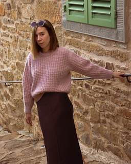 CERATA sweater light t in size 1 worn with 23 cm of positive ease at the bust on a model with full bust circumference of 81 cm knitted in Filcolana - Pernilla (820) & Tillia (231)