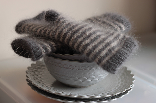 Storm Fingerless Mittens photo 1