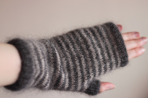 Storm Fingerless Mittens photo 2