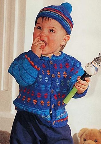 b5-15 Cardigan, hat and socks photo 1