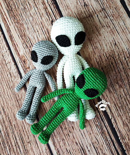 Alien Extraterrestrial Amigurumi - Regina Henn