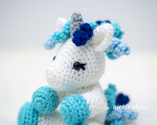 Mini Poppy the Unicorn photo 3