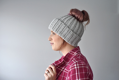 Ravelry: Easy Breezy Bun Beanie pattern by The Turtle Trunk