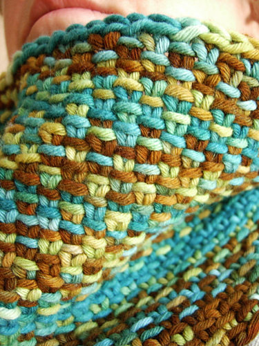 Chickadee Cowl photo 1