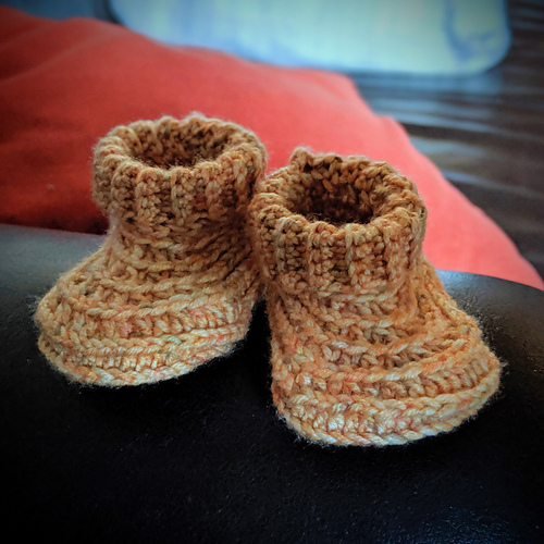 Ribbed Baby Booties photo 3
