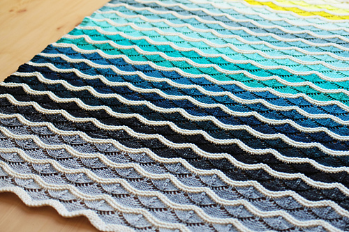Ravelry: Bounce pattern by tincanknits