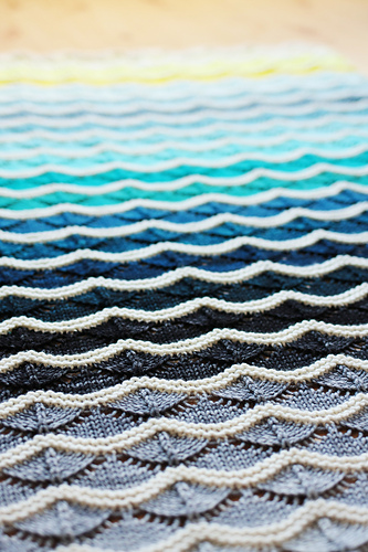 Ravelry: Bounce pattern by tincanknits