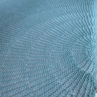 45 000 jours et plus Châle dentelle, effet coquillage.