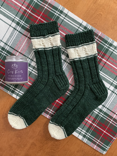 Snowy Pines socks
