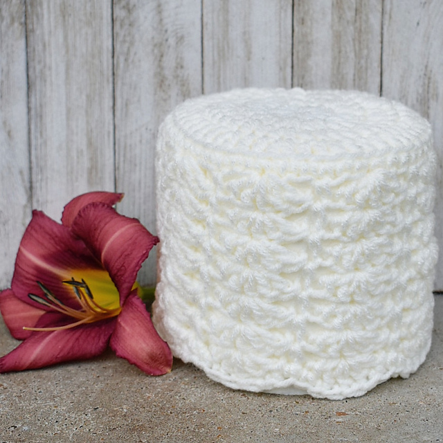 Ravelry Shelly Toilet Paper Cozy pattern by Rebecca A Lang