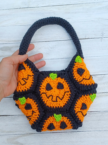 Halloweens åttekantveske - Rebecca A Lang