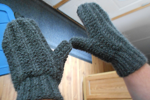 Simple Ribbed Hat, Mitts, Scarf photo 3