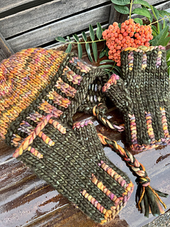 Ravelry: Just a Mitt pattern by Sahnya Greenfield