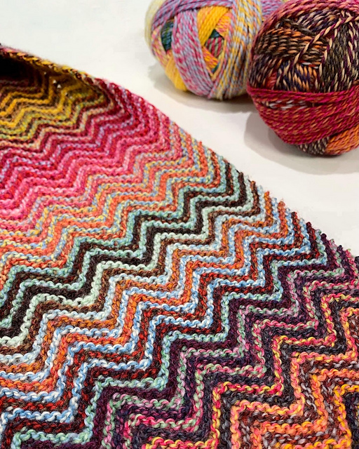 Ravelry unwindyarnhouse's ZickZack Scarf