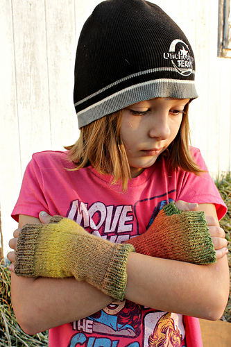 Fingerless Mittens Marina photo 3
