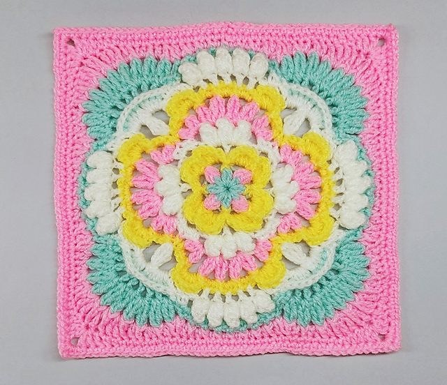 366 days of granny squares / Day 185