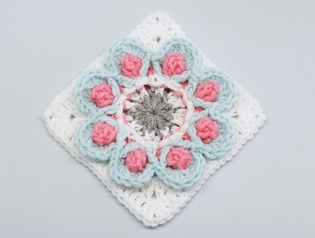 Square with 3D flower