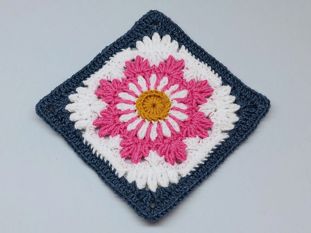 366 days of granny squares / Day 77