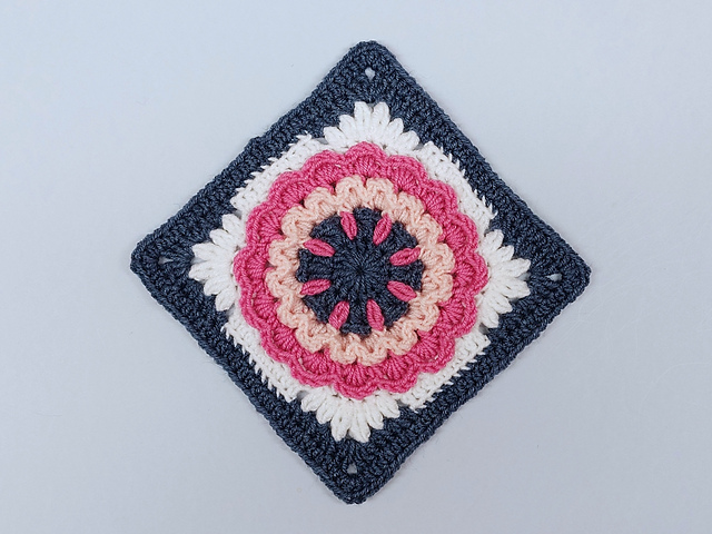 366 days of granny squares / Day 87