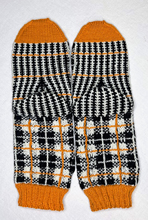 stretched on blockers, back view, heels up