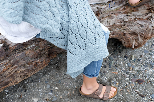 Ravelry: shells & tide pattern by Veronika Jobe