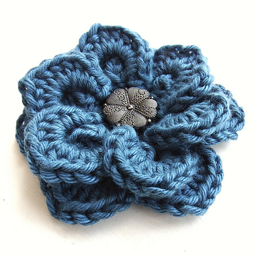 Ravelry Overlapping petal flower pattern by Ali Burdon