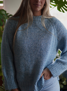 Jade is 5'6" and wearing a Size M.