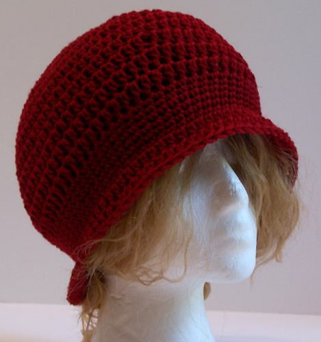 Lipstick Cloche photo 4