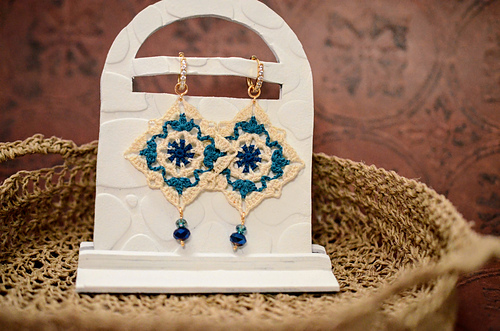 Clover Motif Earrings photo 2