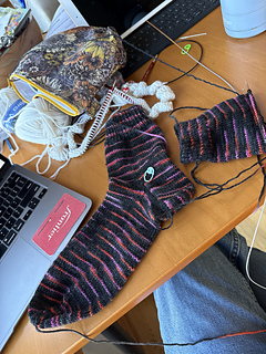 socks 3. co 60, k1p1 15r, leg 40r, foot 71 b4 toe