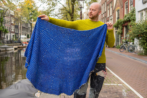 blooming brioche shawl