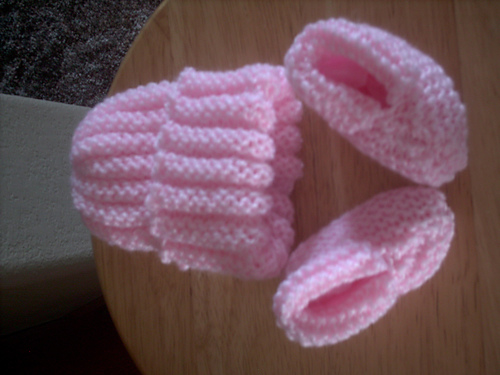 Ravelry: Preemie Stocking Cap (knit) pattern by Lion Brand Yarn