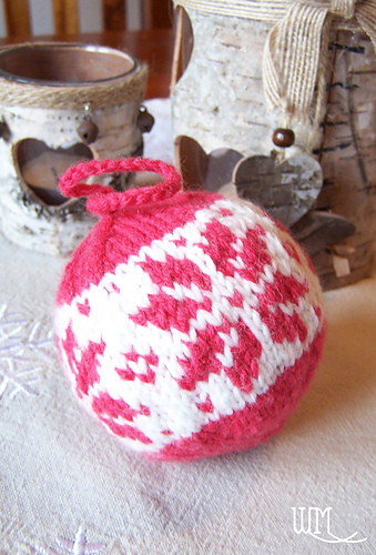 Christmas Baubles (bauble-along) photo 1