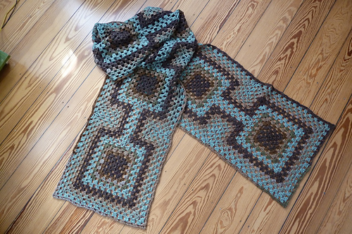 Granny Square Tiles Shawl photo 2