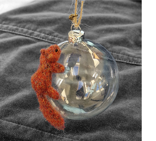 Red Squirrel Brooch photo 6