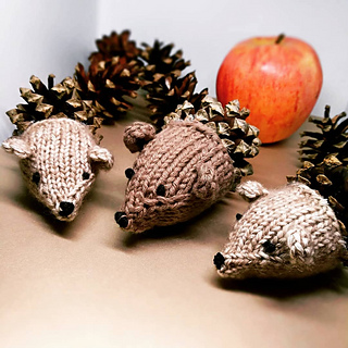 Ravelry: Pine Cone Hedgehog pattern by Aga Tutak