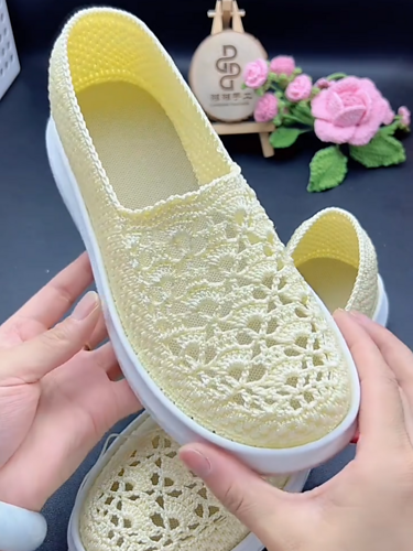 Crochet casual shoes