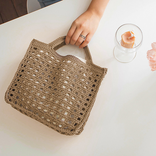 Ravelry: Olio Mini Bongbong Net Bag pattern by Yarna