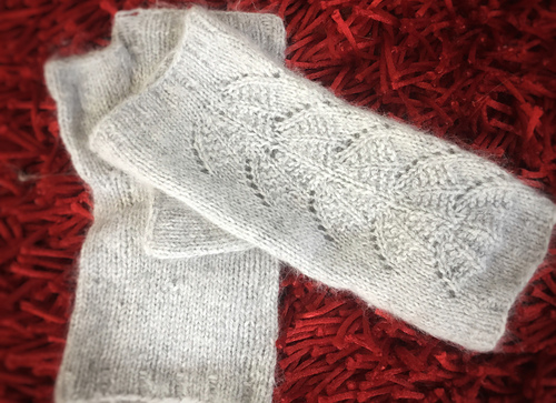 La Parapluie Fingerless Mitts photo 1