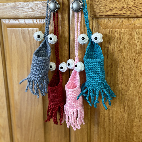Yip Yip Alien Car Hanger