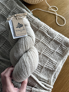 Mominoki Yarn: German Merino Light (100% merino wool), 340 m / 100 g