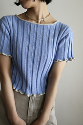 Sample 2: knitted in a shot sleeve and cropped length. yarn: linen ramie cotton from daruma